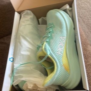 Hoka women’s size 9.5